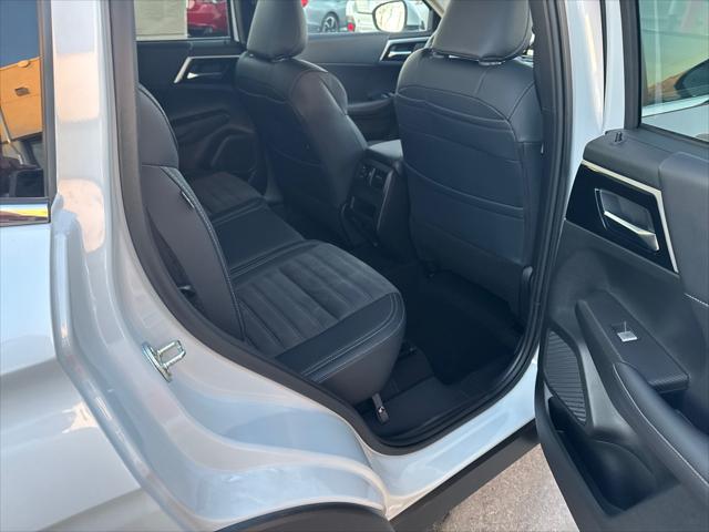 2025 Mitsubishi Outlander PHEV SE S-AWC