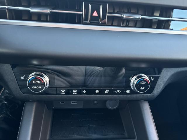 2025 Mitsubishi Outlander PHEV SE S-AWC