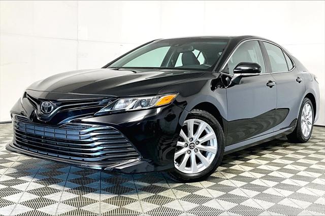 Used 2018 Toyota Camry LE with VIN 4T1B11HK4JU011980 for sale in Olive Branch, MS