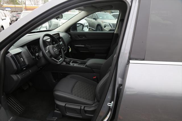 2025 Nissan Pathfinder S FWD
