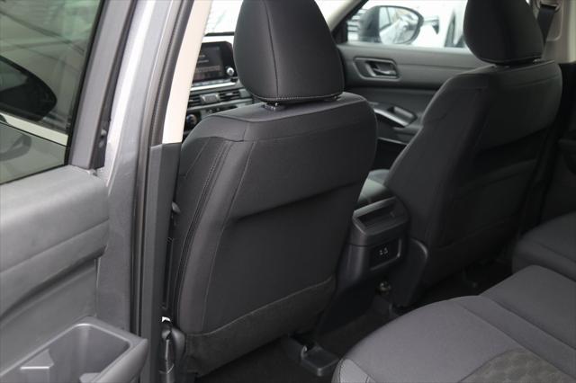 2025 Nissan Pathfinder S FWD