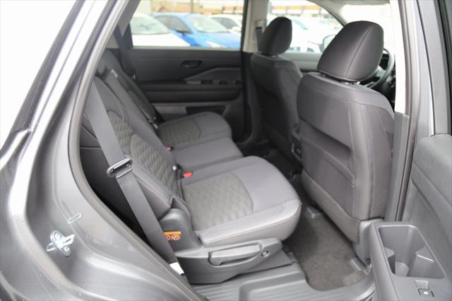 2025 Nissan Pathfinder S FWD