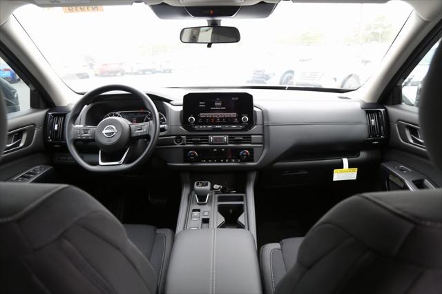 2025 Nissan Pathfinder S FWD