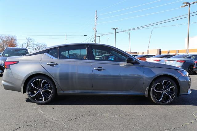 2025 Nissan Altima SR FWD