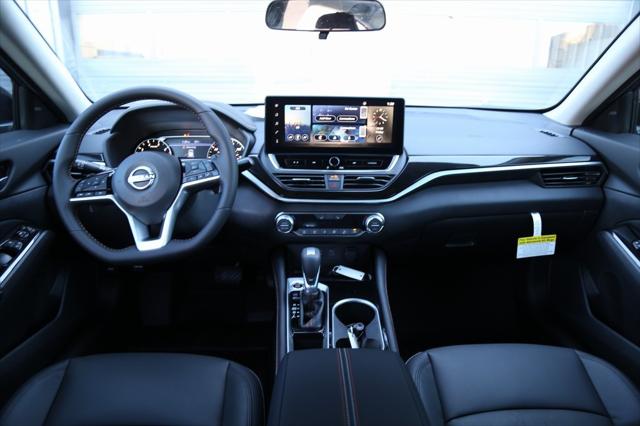 2025 Nissan Altima SR FWD