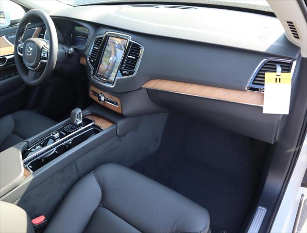 2025 Volvo XC90 B6 Plus 7-Seater