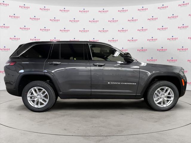 2025 Jeep Grand Cherokee GRAND CHEROKEE LAREDO X 4X4