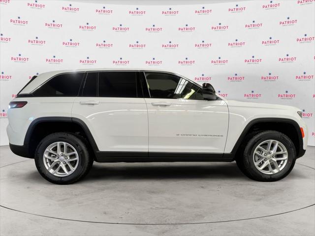 2025 Jeep Grand Cherokee GRAND CHEROKEE LAREDO X 4X4