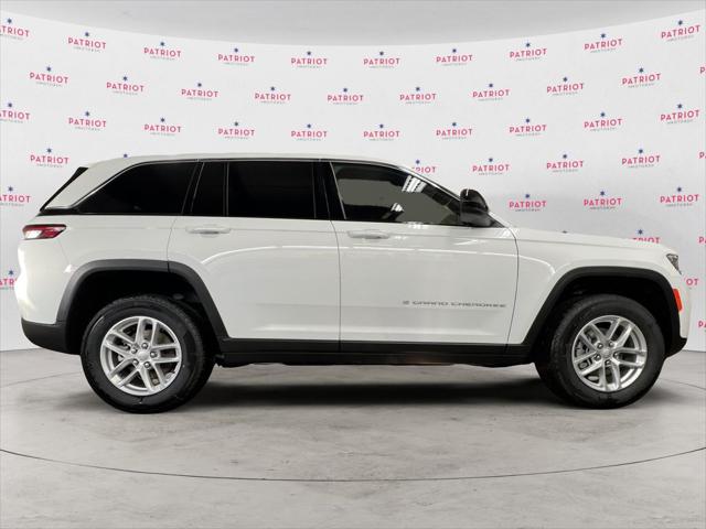 2025 Jeep Grand Cherokee GRAND CHEROKEE LAREDO X 4X4
