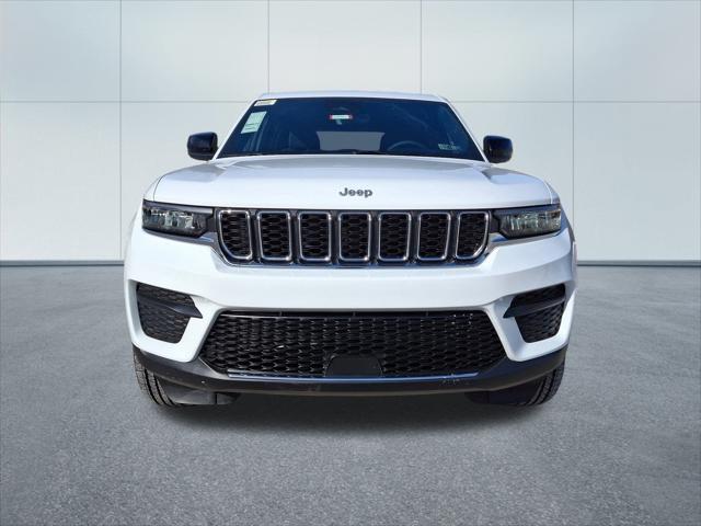 2025 Jeep Grand Cherokee GRAND CHEROKEE LAREDO 4X4