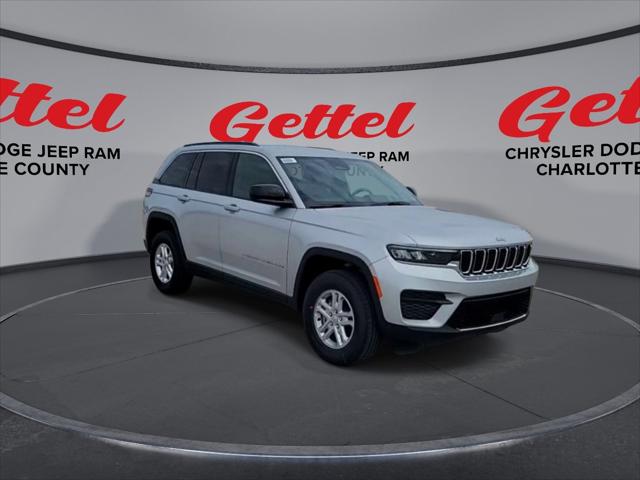 2025 Jeep Grand Cherokee GRAND CHEROKEE LAREDO 4X2