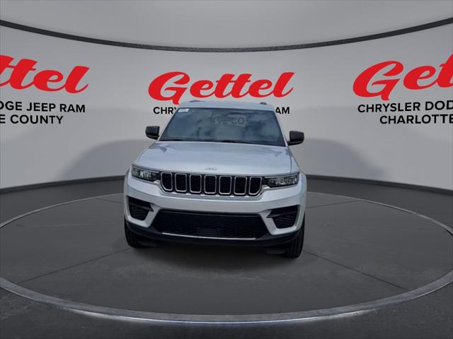 2025 Jeep Grand Cherokee GRAND CHEROKEE LAREDO 4X2