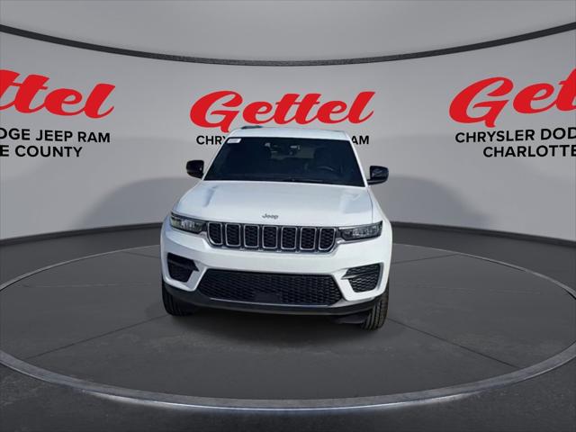 2025 Jeep Grand Cherokee GRAND CHEROKEE LAREDO 4X2