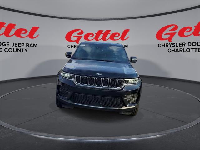 2025 Jeep Grand Cherokee GRAND CHEROKEE LAREDO 4X2
