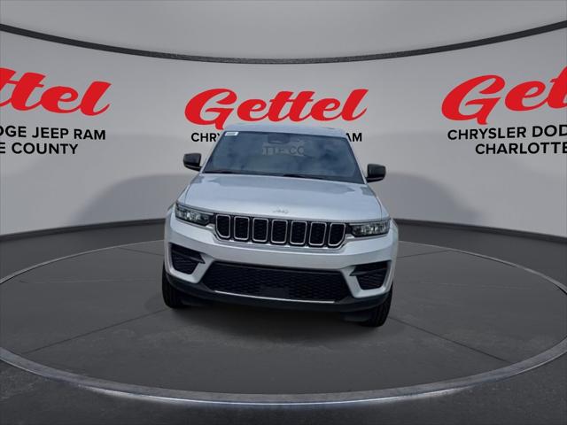 2025 Jeep Grand Cherokee GRAND CHEROKEE LAREDO 4X2