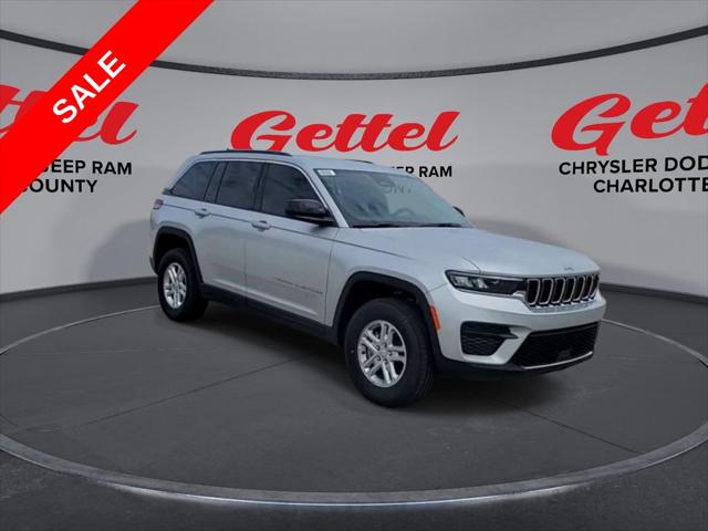 2025 Jeep Grand Cherokee GRAND CHEROKEE LAREDO 4X2