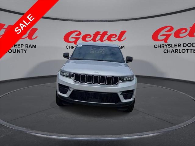 2025 Jeep Grand Cherokee GRAND CHEROKEE LAREDO 4X2