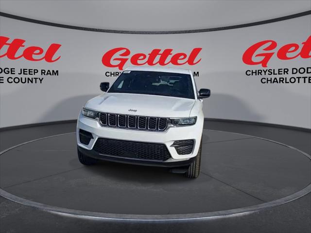 2025 Jeep Grand Cherokee GRAND CHEROKEE LAREDO 4X2