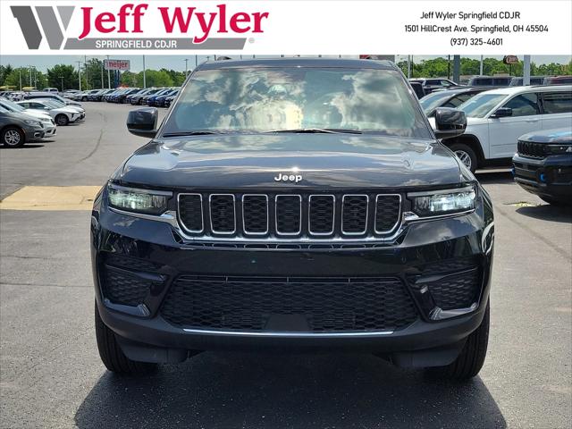 2025 Jeep Grand Cherokee GRAND CHEROKEE LAREDO X 4X4