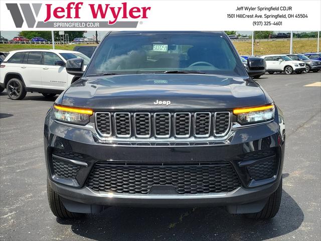 2025 Jeep Grand Cherokee GRAND CHEROKEE LAREDO X 4X4