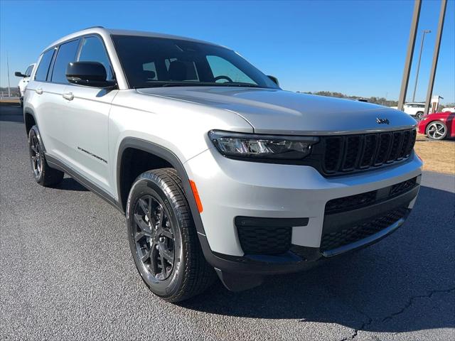 2025 Jeep Grand Cherokee GRAND CHEROKEE L ALTITUDE 4X4