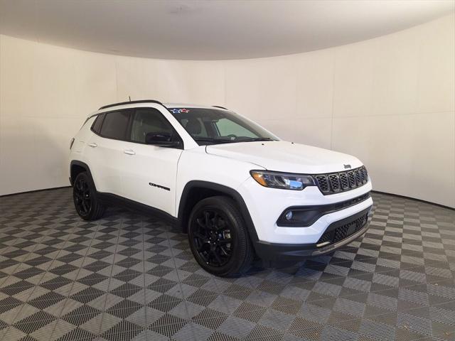 2025 Jeep Compass COMPASS LATITUDE 4X4