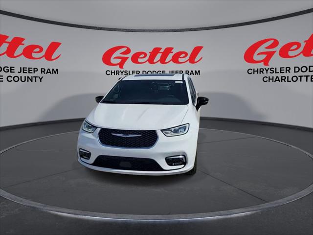 2025 Chrysler Pacifica PACIFICA SELECT