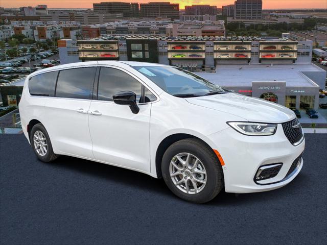 2025 Chrysler Pacifica PACIFICA SELECT