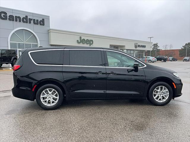 2025 Chrysler Pacifica PACIFICA SELECT
