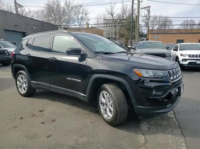 2025 Jeep Compass COMPASS LATITUDE 4X4