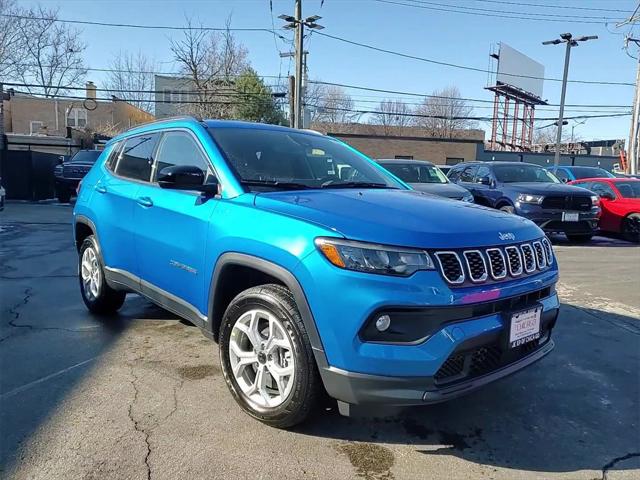 2025 Jeep Compass COMPASS LATITUDE 4X4