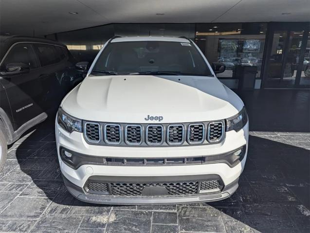 2025 Jeep Compass COMPASS LATITUDE 4X4