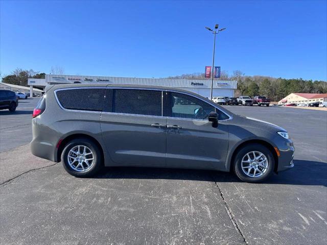 2025 Chrysler Pacifica PACIFICA SELECT