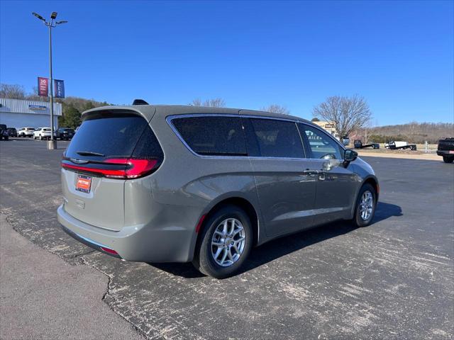 2025 Chrysler Pacifica PACIFICA SELECT