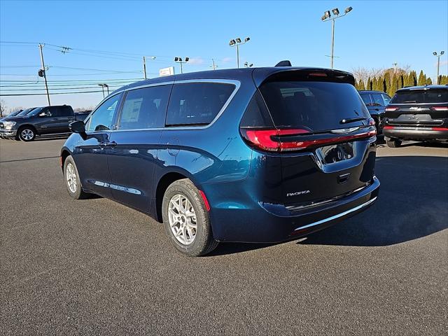 2025 Chrysler Pacifica PACIFICA SELECT