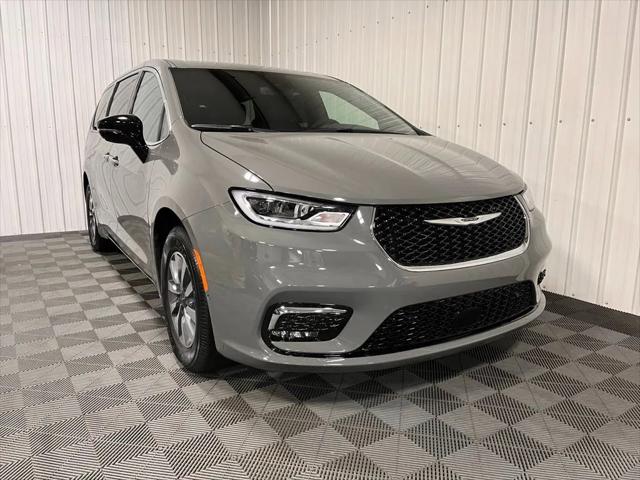 2025 Chrysler Pacifica Hybrid PACIFICA PLUG-IN HYBRID SELECT