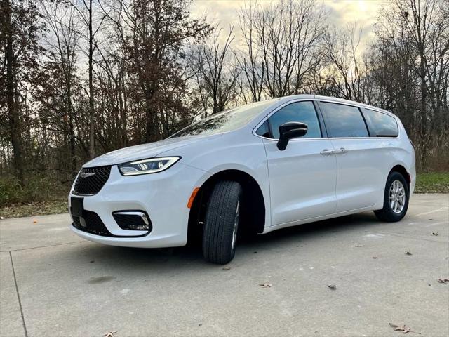 2025 Chrysler Pacifica PACIFICA SELECT