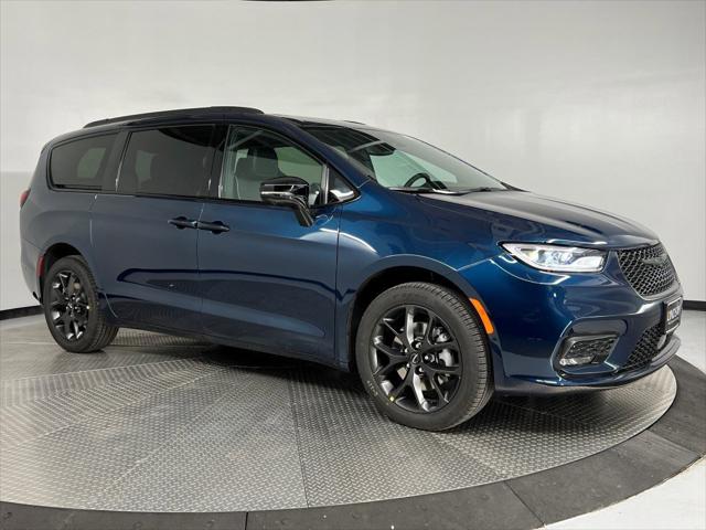 2025 Chrysler Pacifica PACIFICA LIMITED AWD