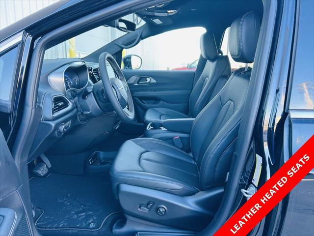 2025 Chrysler Pacifica PACIFICA SELECT