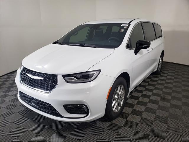 2025 Chrysler Pacifica PACIFICA SELECT
