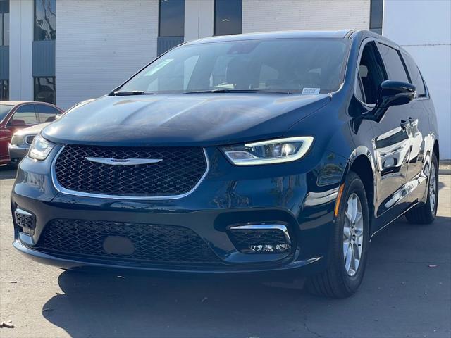 2025 Chrysler Pacifica PACIFICA SELECT