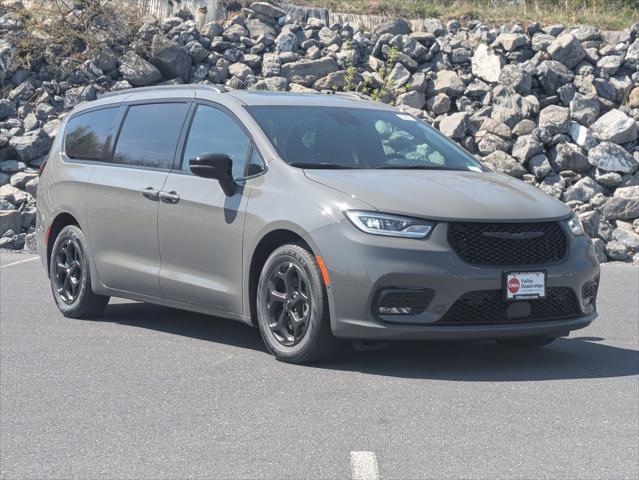 2025 Chrysler Pacifica Hybrid PACIFICA PLUG-IN HYBRID S APPEARANCE