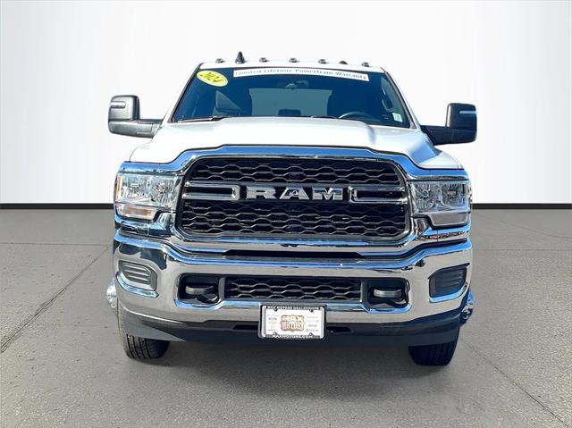 2024 RAM 3500 Tradesman Crew Cab 4x4 8 Box