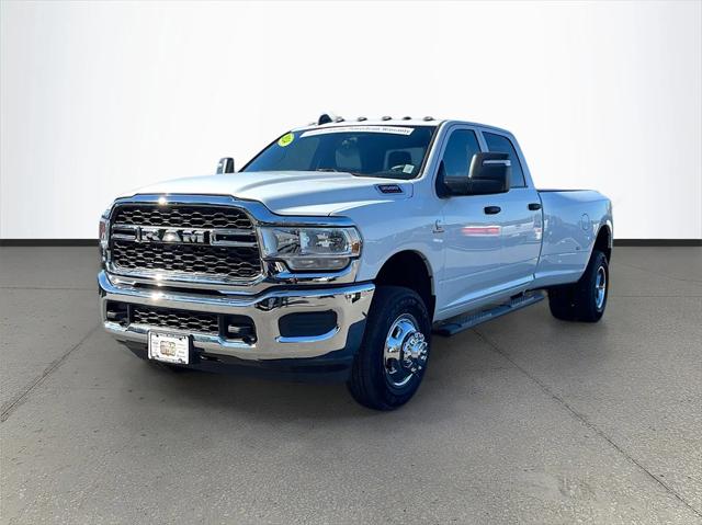 2024 RAM 3500 Tradesman Crew Cab 4x4 8 Box