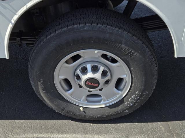 2025 GMC Sierra 2500HD 2WD Double Cab Standard Bed SLE