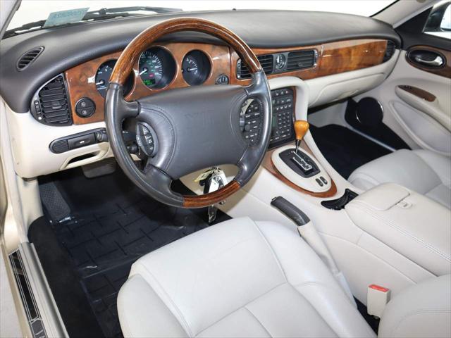 2000 Jaguar XJ Unknown