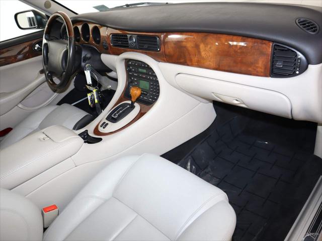 2000 Jaguar XJ Unknown