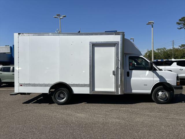 2024 Chevrolet Express Cutaway Work Van