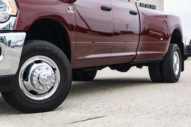 2023 RAM 3500 Tradesman Crew Cab 4x4 8 Box