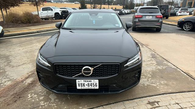 2024 Volvo S60 B5 Core Dark Theme